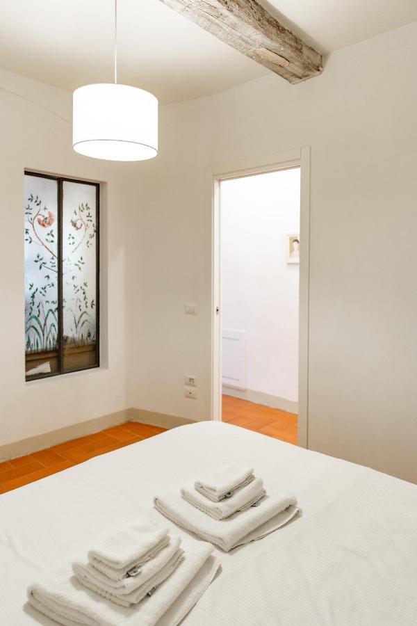 Graceful Apartment In The Heart Of Florenz Exterior foto