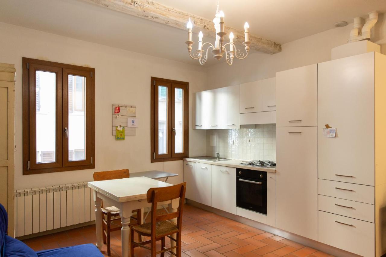 Graceful Apartment In The Heart Of Florenz Exterior foto